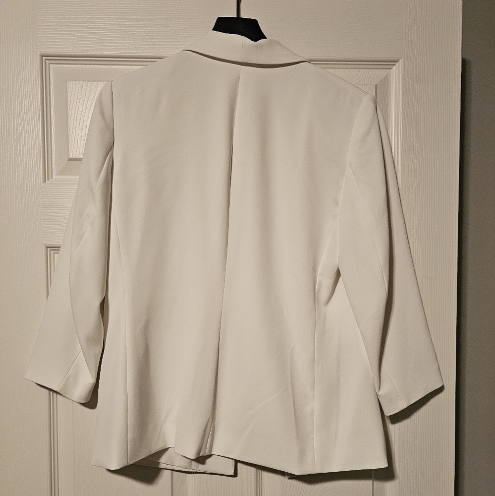 White Blazer - Picture 2 of 3